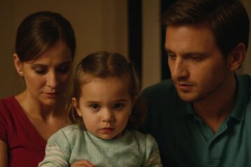 Ab welchem Alter darf ich meine Kinder über Nacht alleine lassen? Tipps für Eltern und rechtliche Aspekte